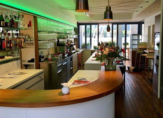 Marina Lounge Cafe
