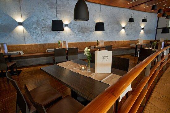 Tonis Restaurant